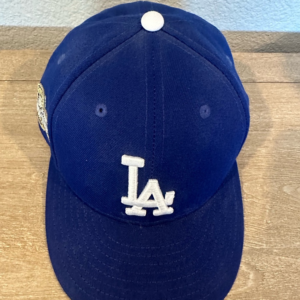 Los Angeles Dodgers New Era Blue 59FIFTY Fitted Hat. Low profile. World Series